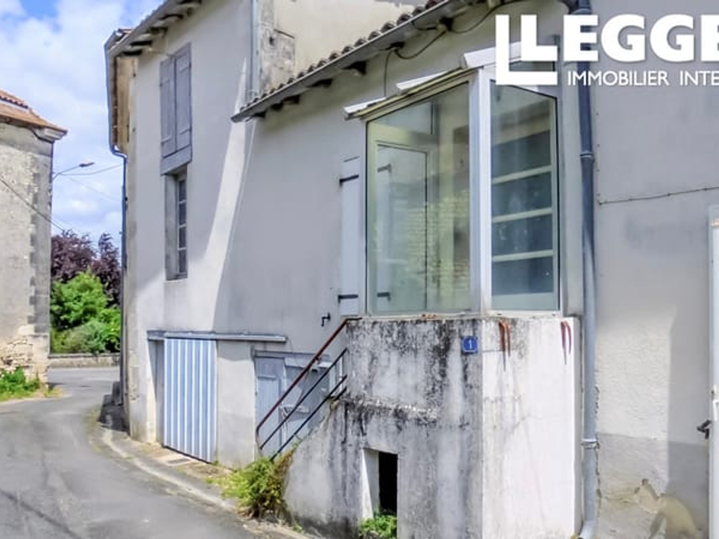 Maison de Village en deux parties à rénover - situation calme dans une petite ruelle