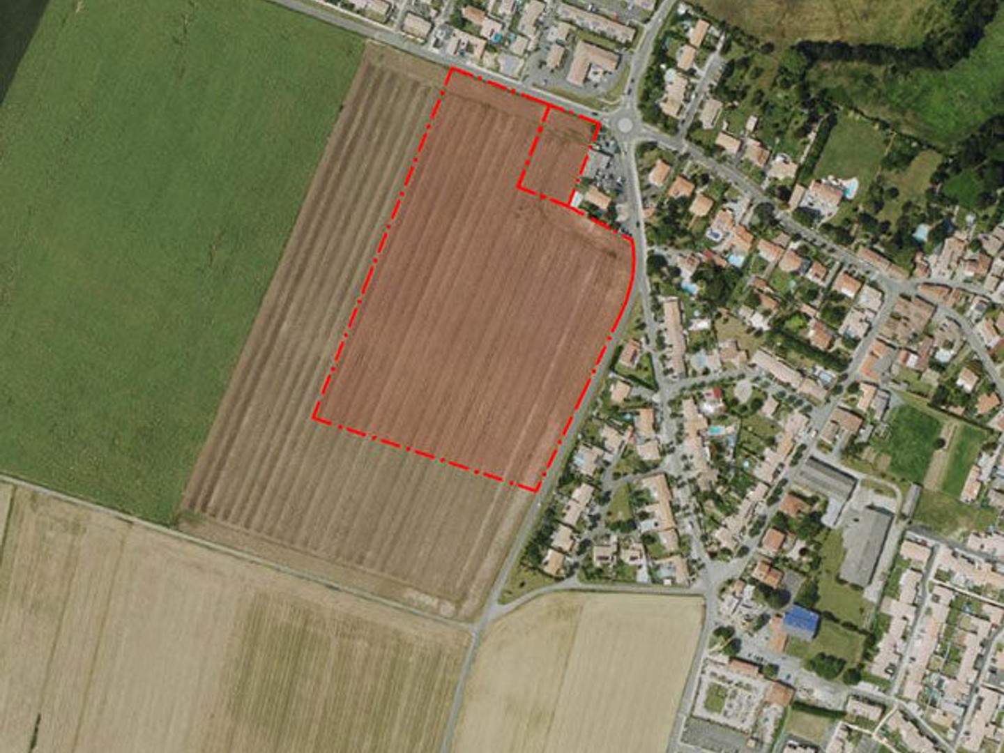Terrain 242 m²