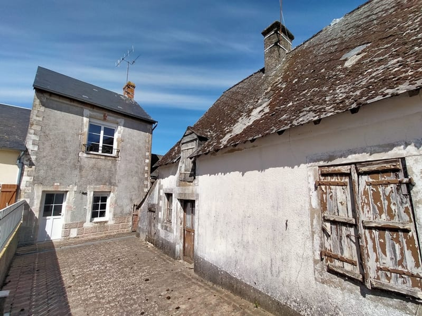 Deux maisons de bourg Mont St Jean 5 pièces 80m²
