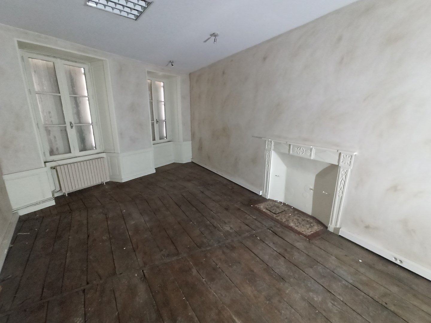 Immeuble à vendre - 304m2 - Saint-Junien (87200)