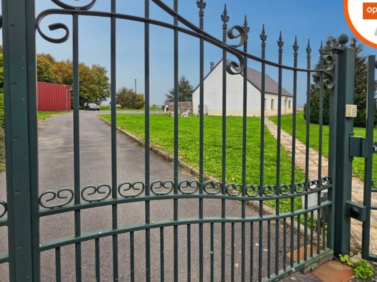 MAISON PLAIN-PIED 146 m² 3 CH HANGAR 100 m² PISCINE JARDIN 8000 m²
