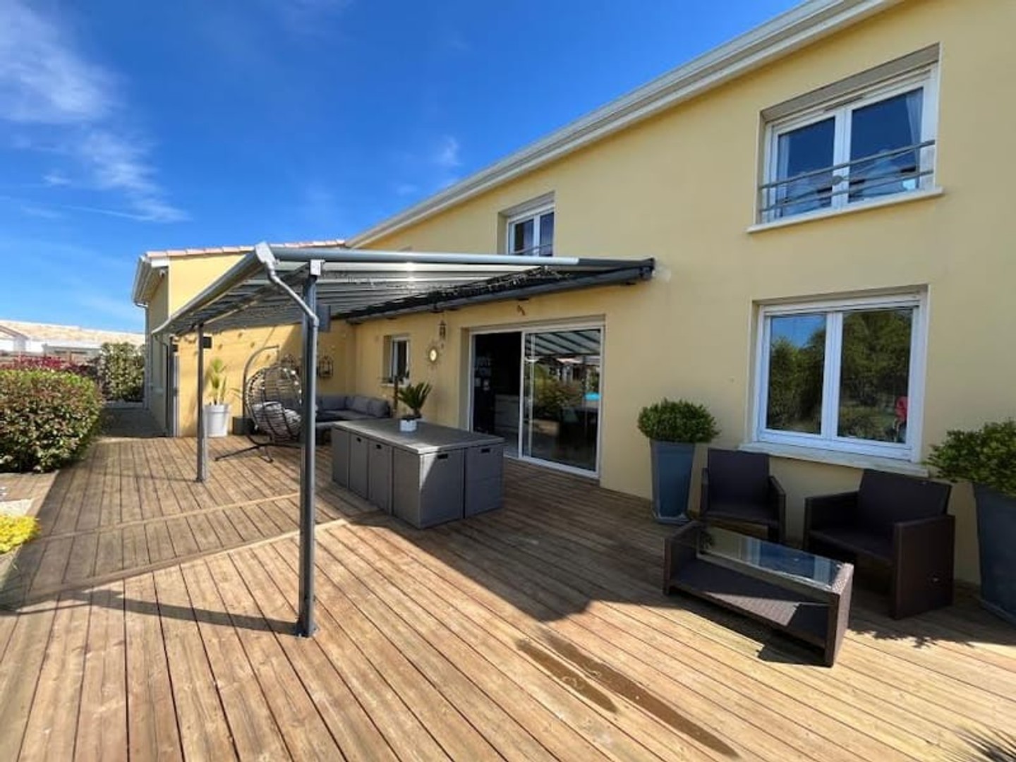 Maison à vendre - 7 pièces - 279m2 - Saint-Sulpice-De-... (17200)