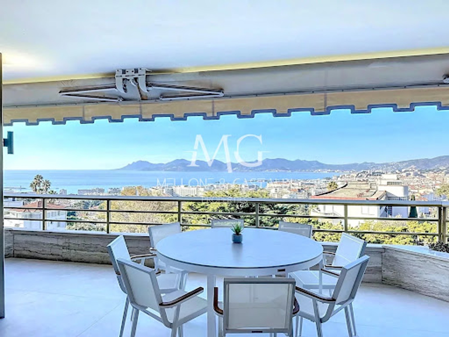 Appartement à vendre - 4 pièces - 100m2 - Cannes (06400)