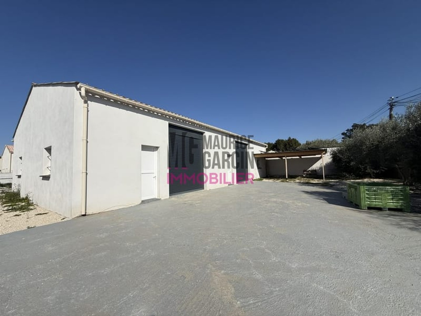 Immeuble industriel 320 m²