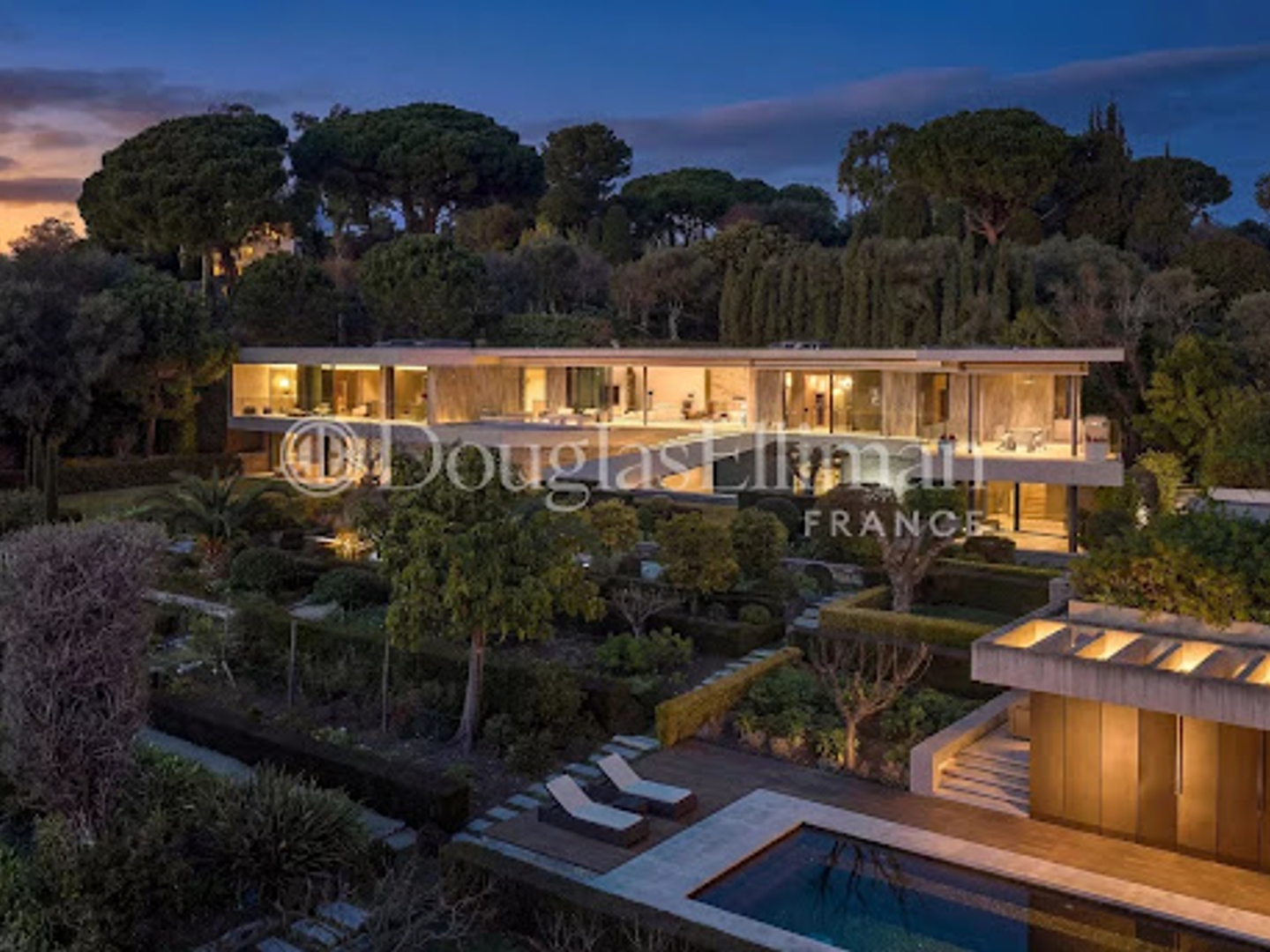 Villa 17 pièces 635 m²