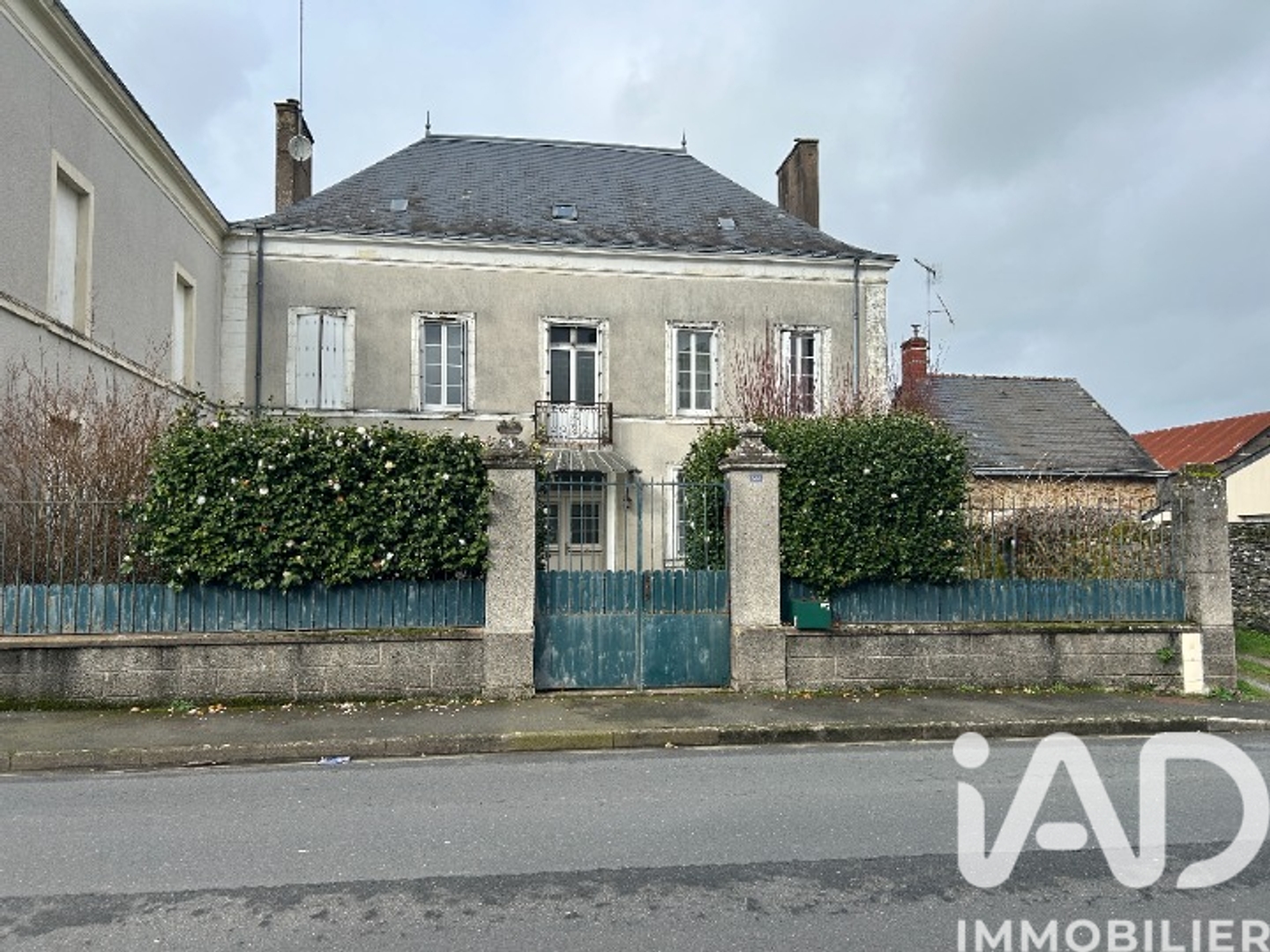 Maison 9 pièces 340 m²