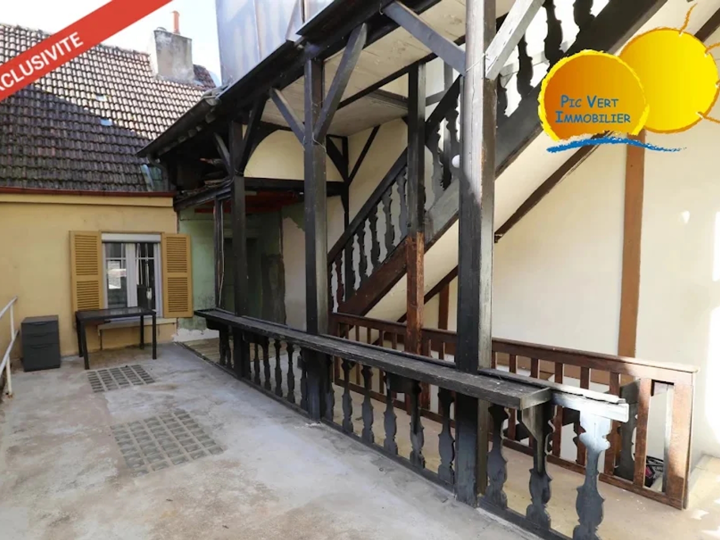Local 7 pièces 128 m²