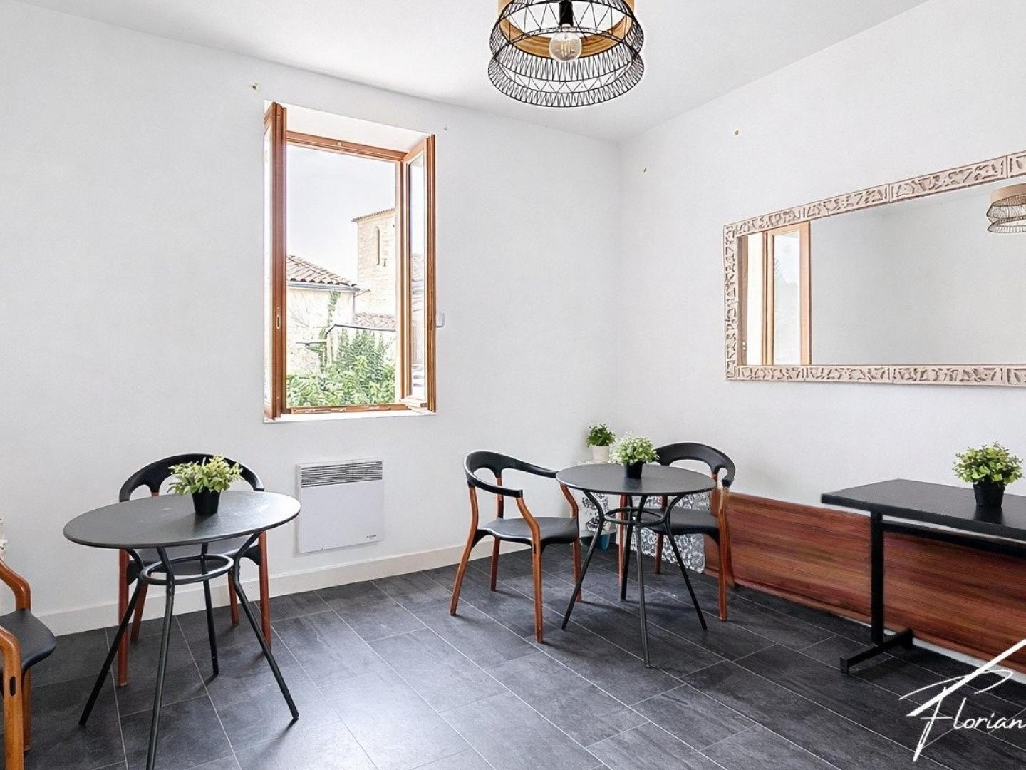 HABITATION OU LOCAL PROFESSIONNEL - BON EMPLACEMENT