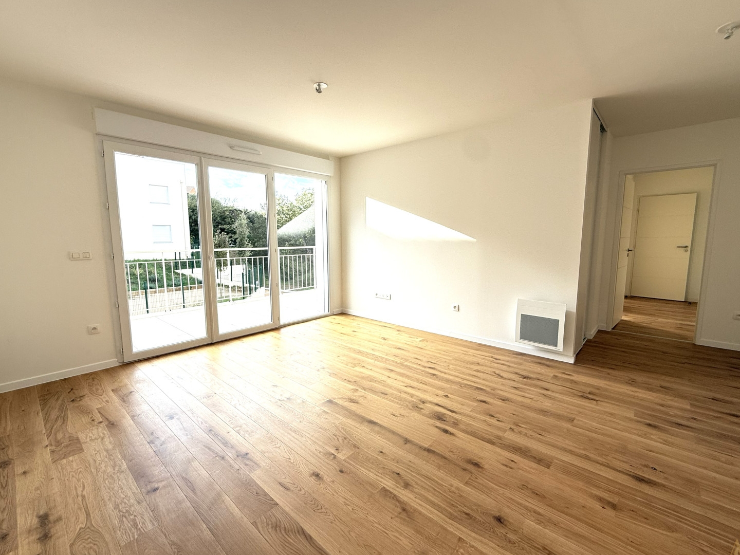 COUP DE CŒUR – T3 LUMINEUX AVEC TERRASSE – GOLFE DE SAINT-TROPEZ