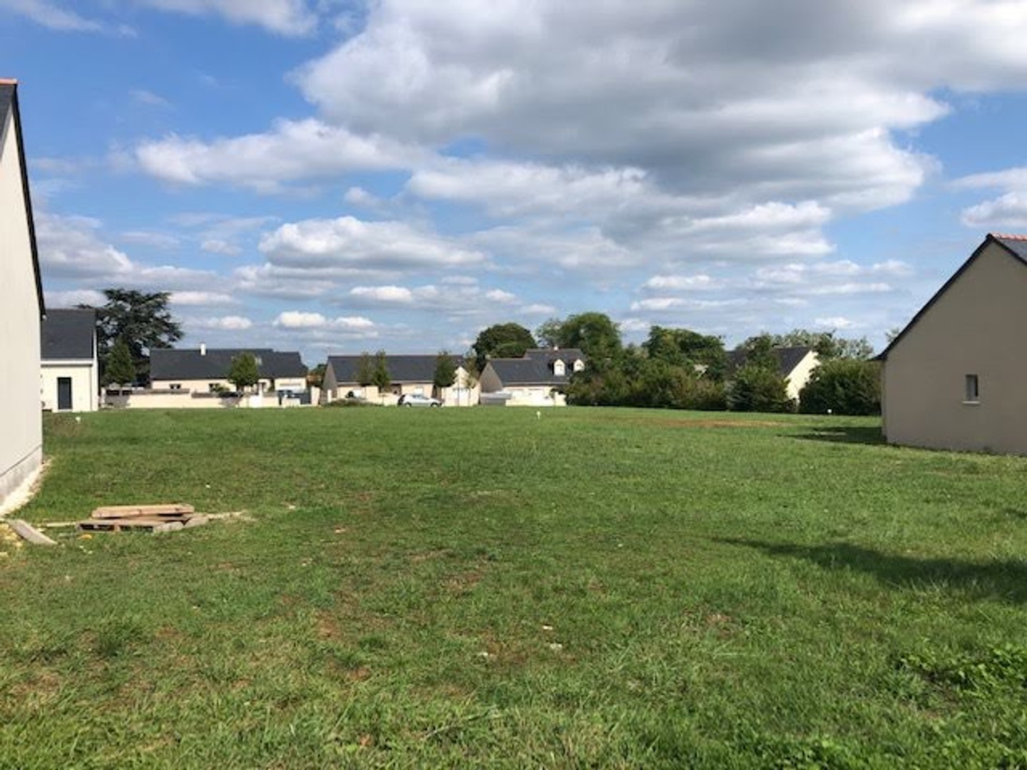 Terrain 725 m²