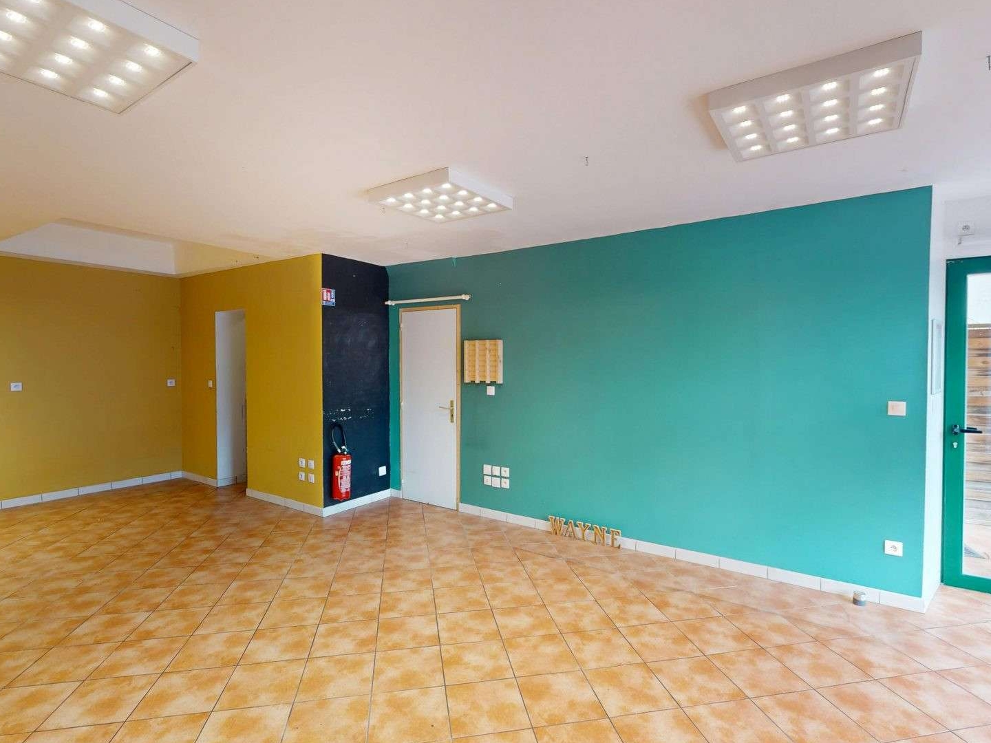 Magasin à vendre - 1 pièce - 71m2 - Douvres-La-Délivr... (14440)