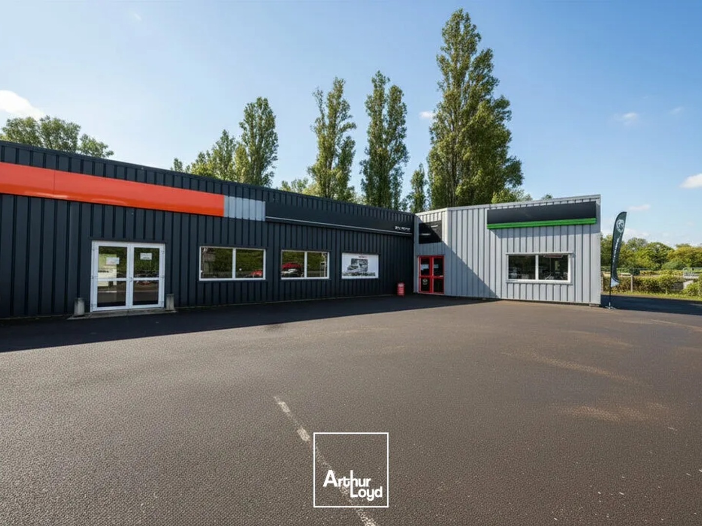 A VENDRE - LOCAL COMMERCIAL - BOURGES