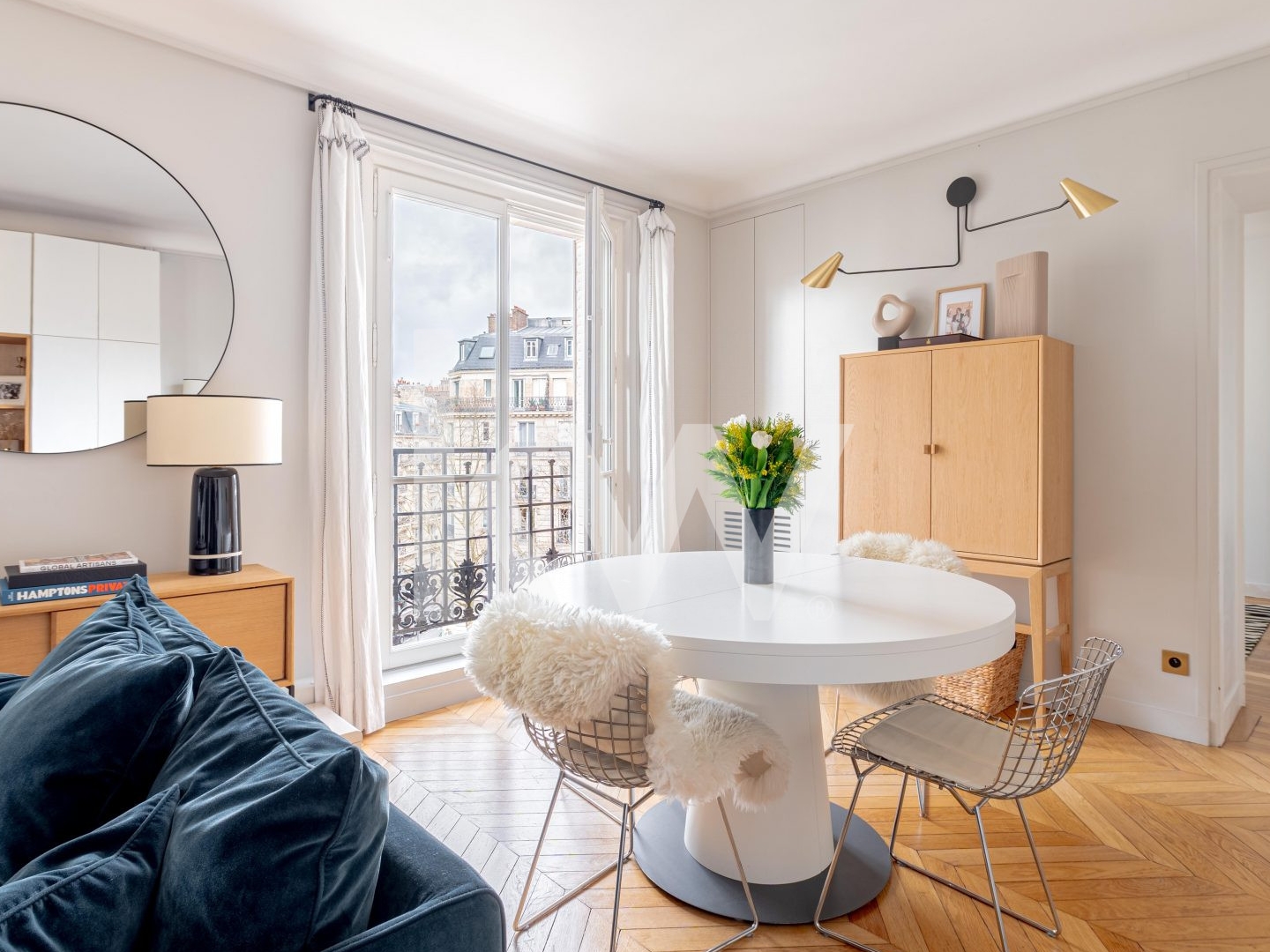 Village d'Auteuil, appartement 3 pièces rénové par architecte, étage élevé avec ascenseur
