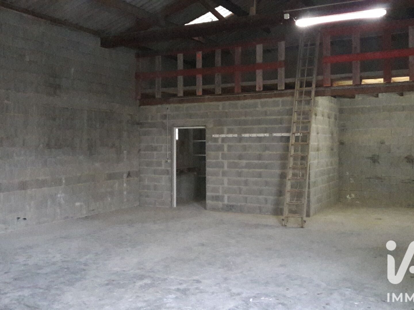 Magasin à vendre - 320m2 - Saint-Pardoux-Sou... (79310)