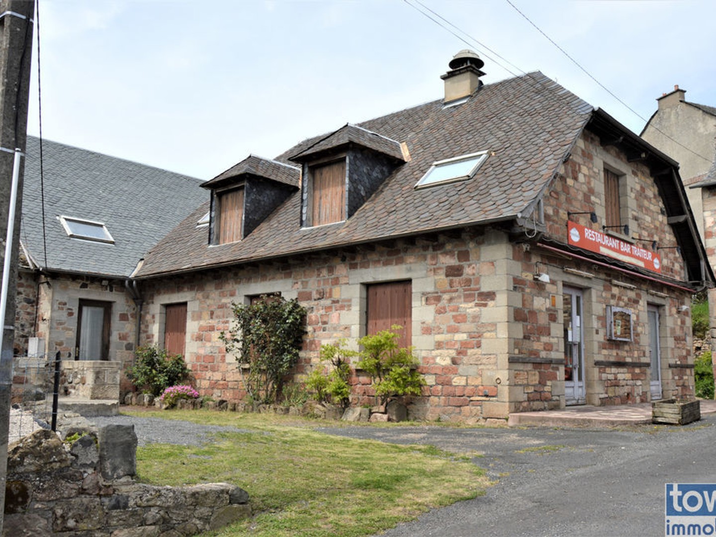 IMMEUBLE DE GRANDE SUPERFICIE AVEC VUE PANORAMIQUE