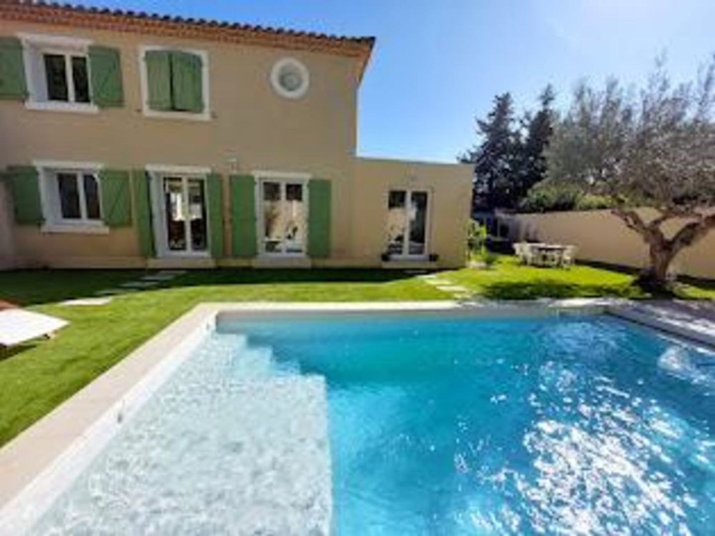 Maison à vendre - 5 pièces - 600m2 - Aigues-Mortes (30220)