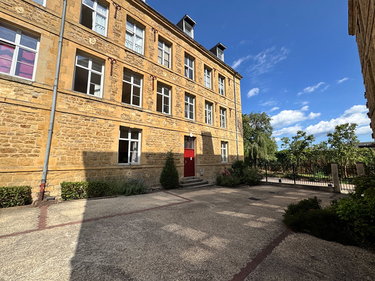 Appartement de 36 m2 SH rénové en Hyper centre à Charleville