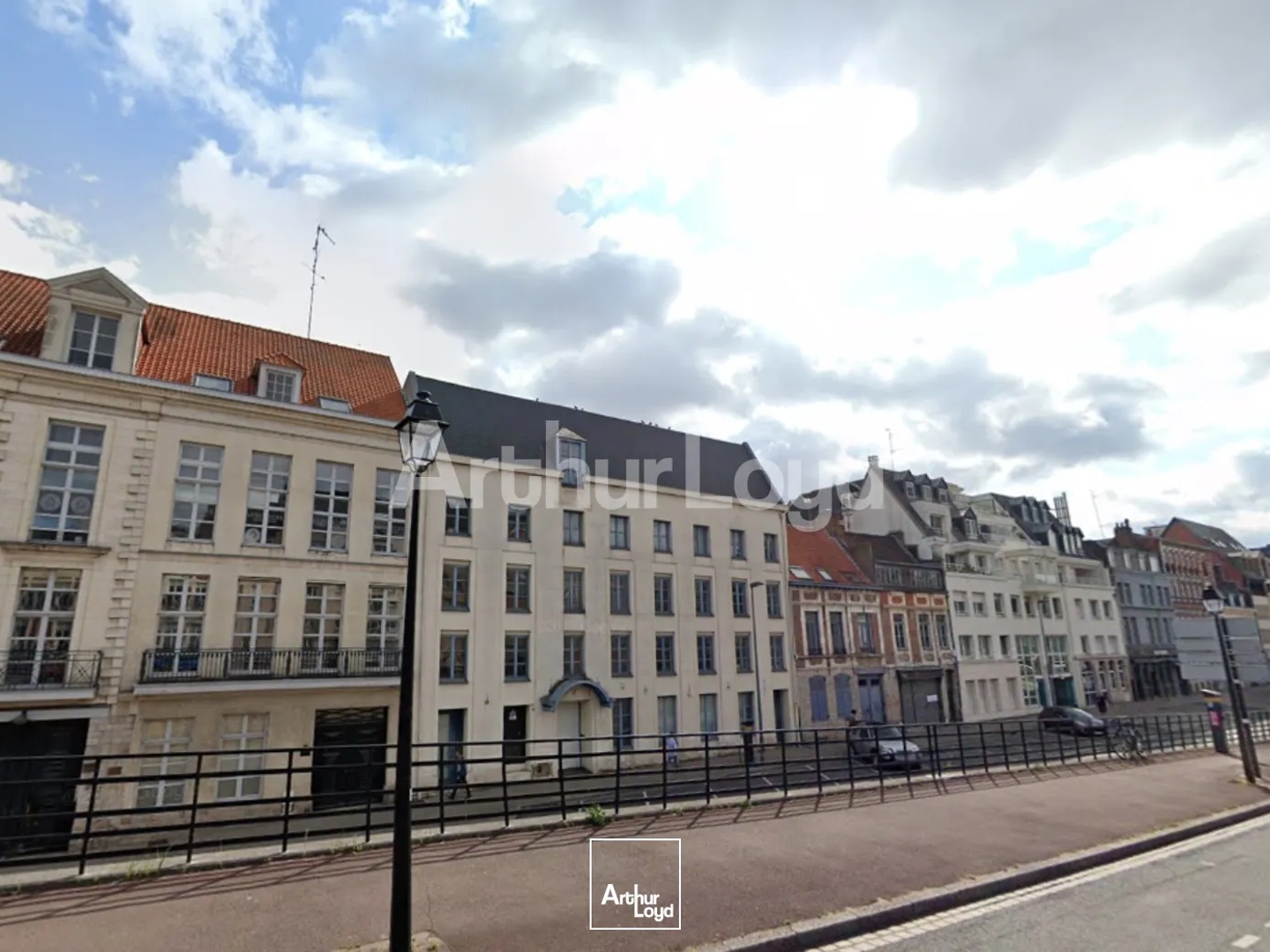 Bureaux à vendre à Lille - Immeuble privatif avec accès indépendant et visibilité optimale