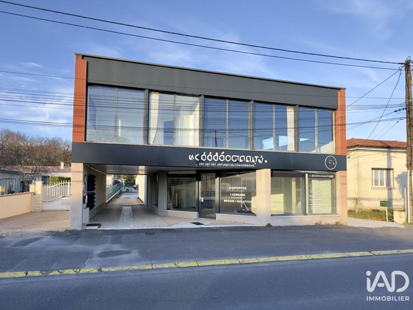 Immeuble commercial 230 m²