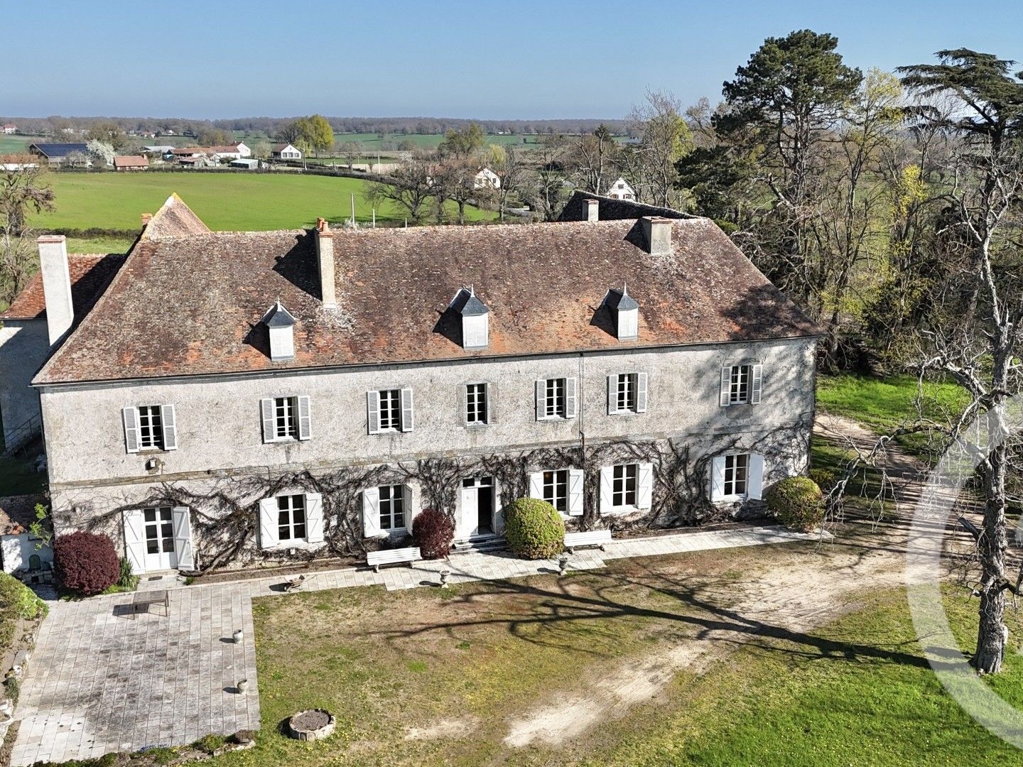 Maison 25 pièces 785 m²