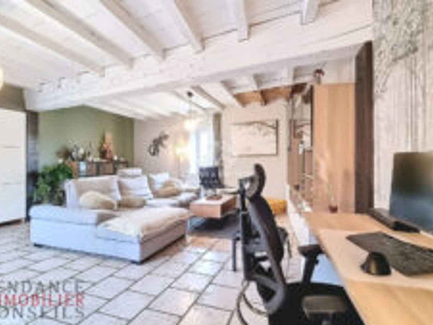 Maison à vendre - 9 pièces - 240m2 - Vaux-En-Beaujolais (69460)