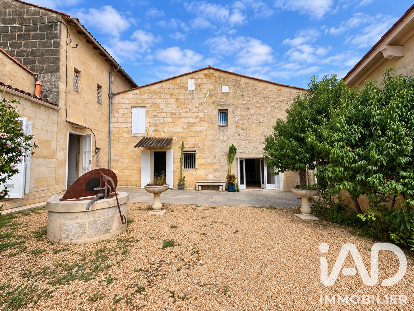Maison à vendre - 10 pièces - 324m2 - Saint-Loubès (33450)
