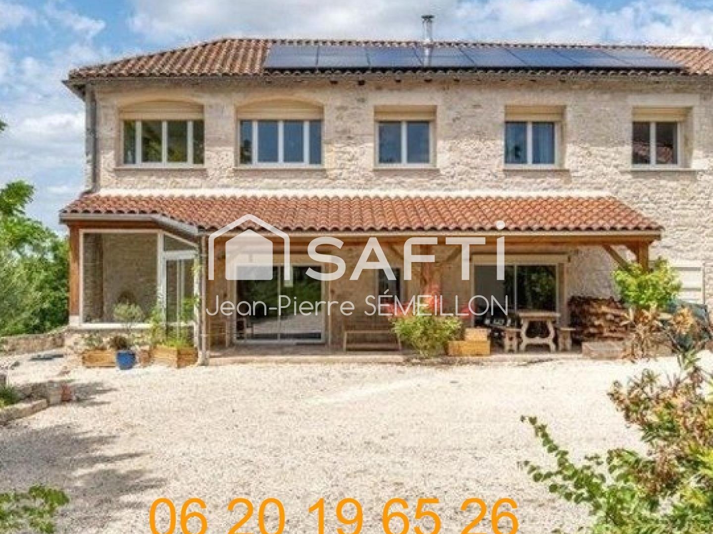 Maison en pierre 17ème siècle 250 M² terrain boisé 8000 M²