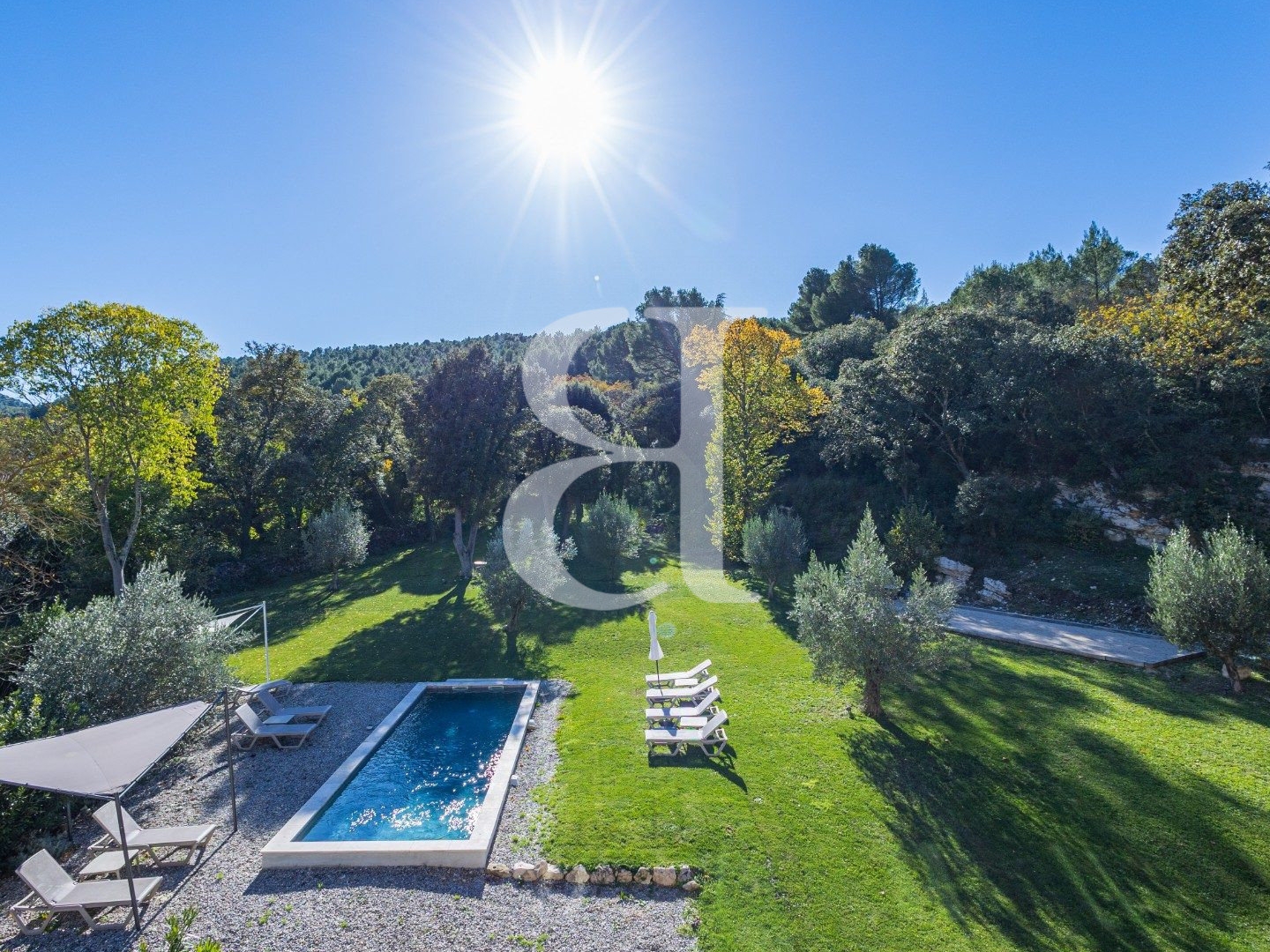 Maison à vendre - 7 pièces - 340m2 - Fontaine-De-Vaucluse (84800)