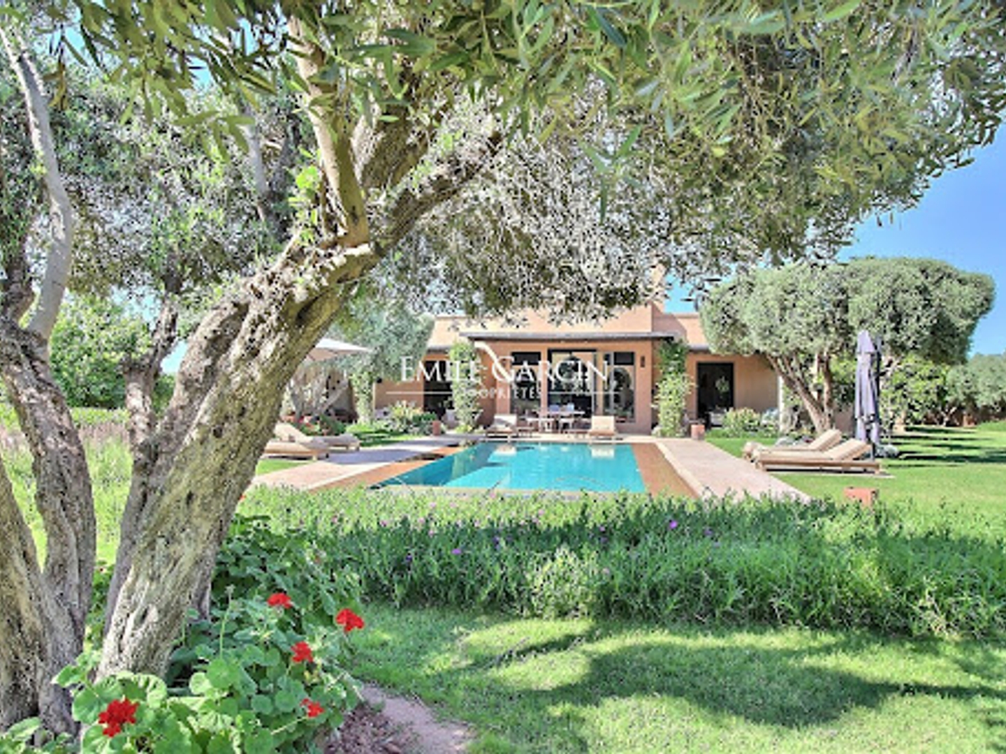 Villa 10 pièces 320 m²