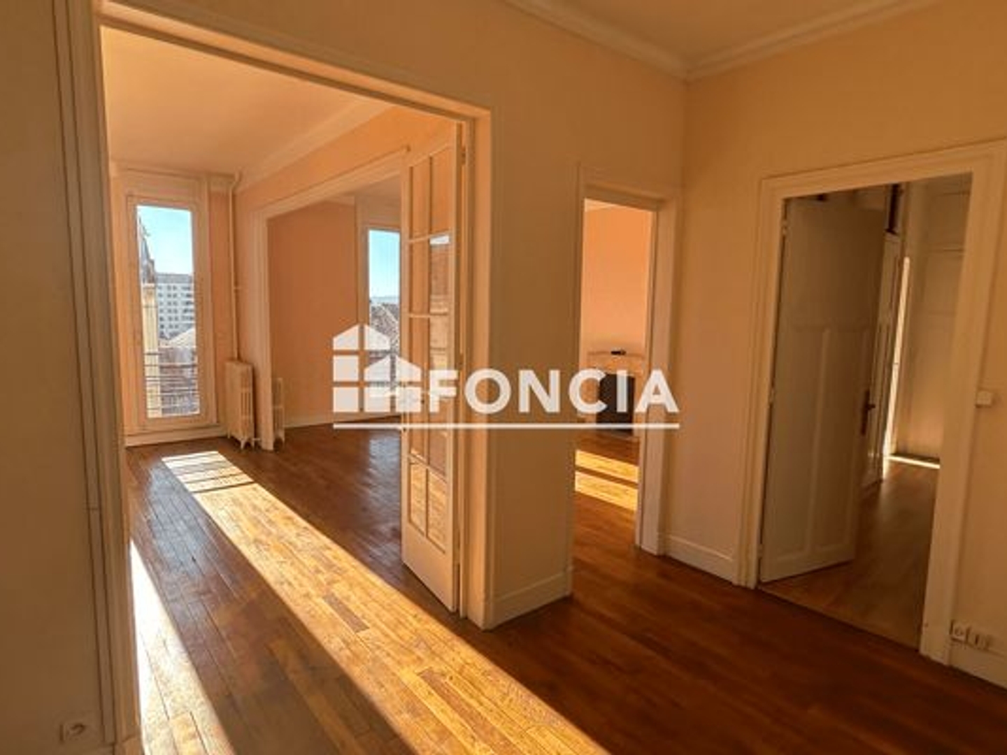 Appartement à vendre - 4 pièces - 130m2 - Roanne (42300)