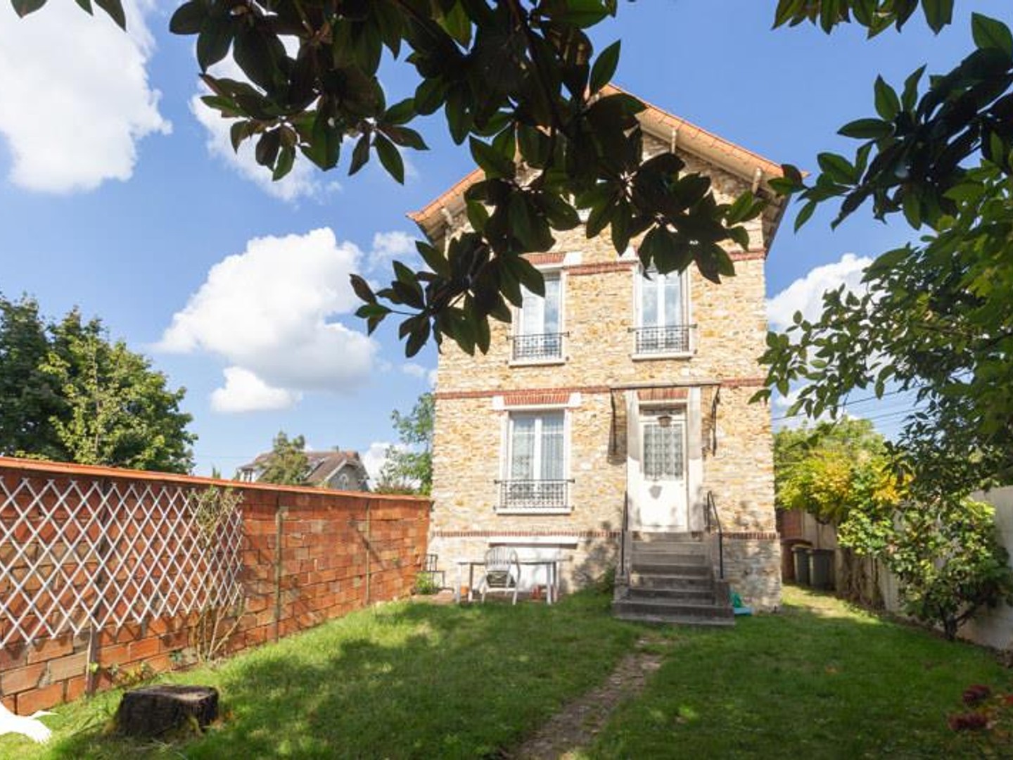 Maison en pierre de 6 pièces principales