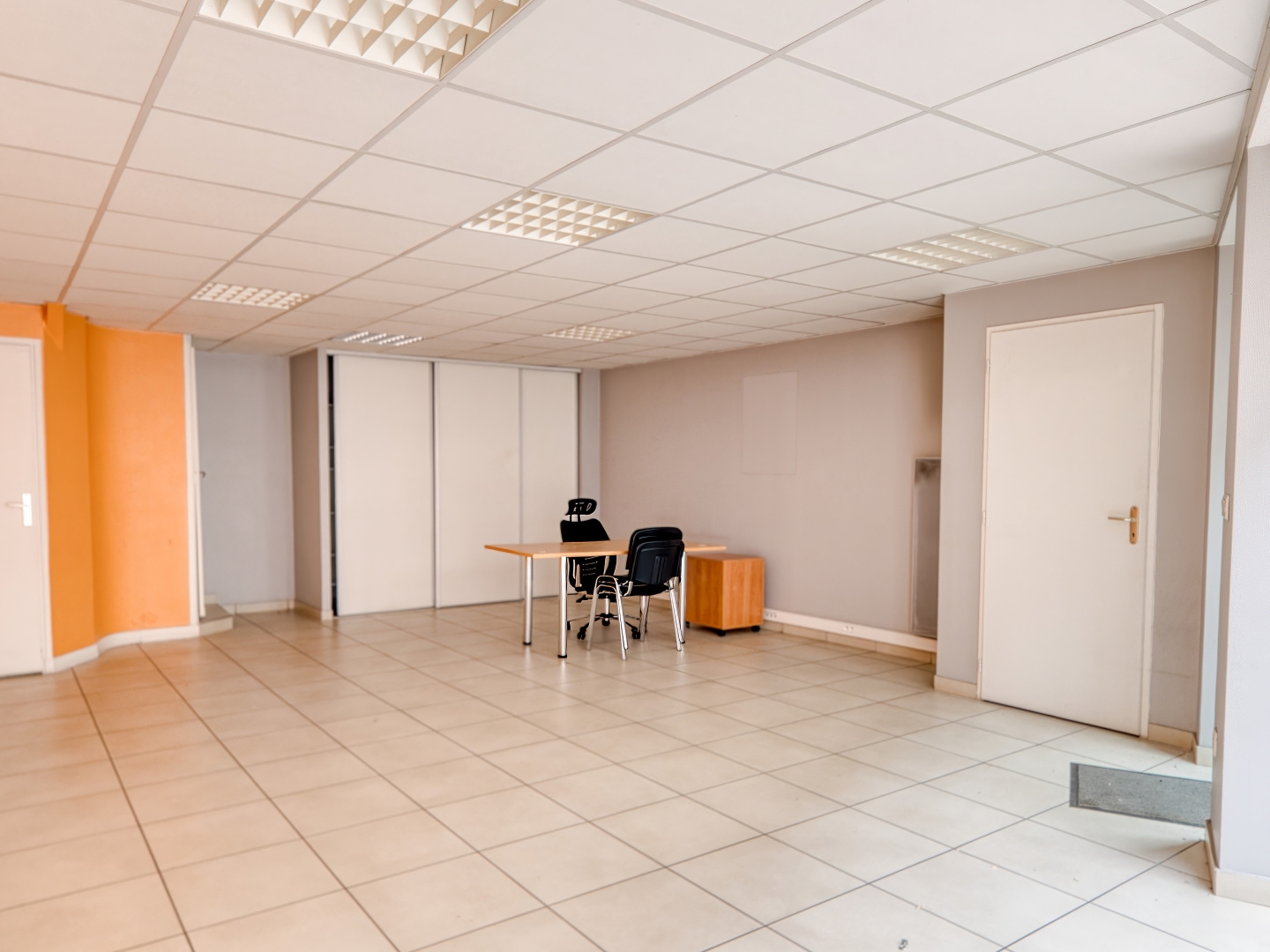 Locaux à vendre - 157m2 - Pont-De-Chéruy (38230)