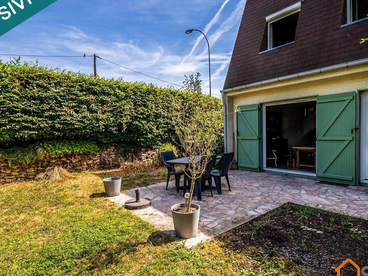 Maison de caractère avec jardin et garage