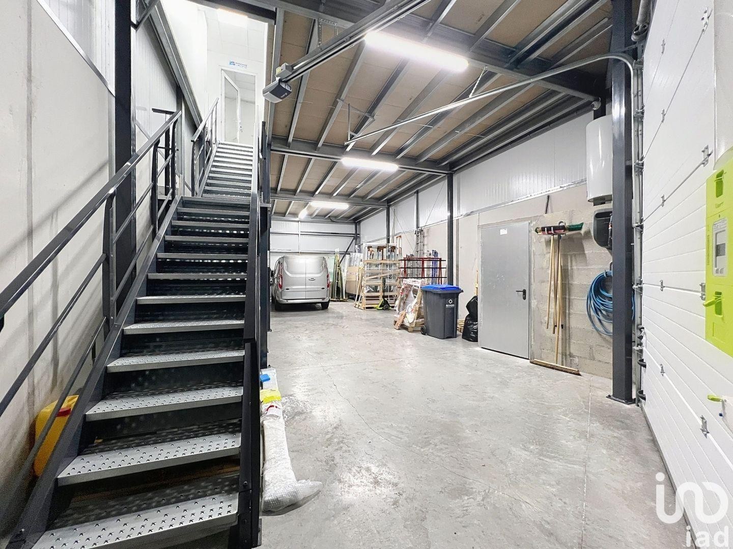 Local d'activité 208 m²