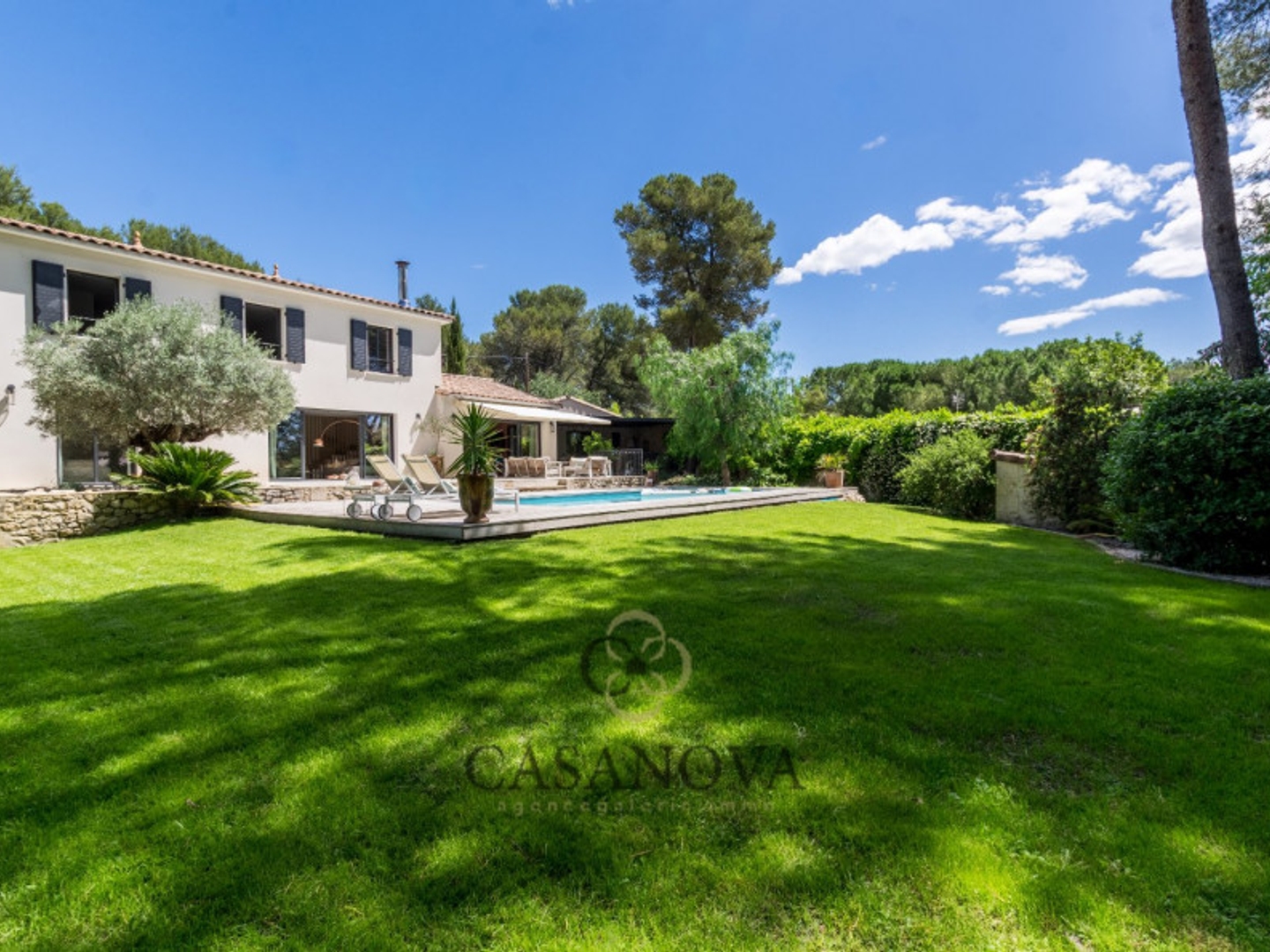 Maison 6 pièces 219 m²