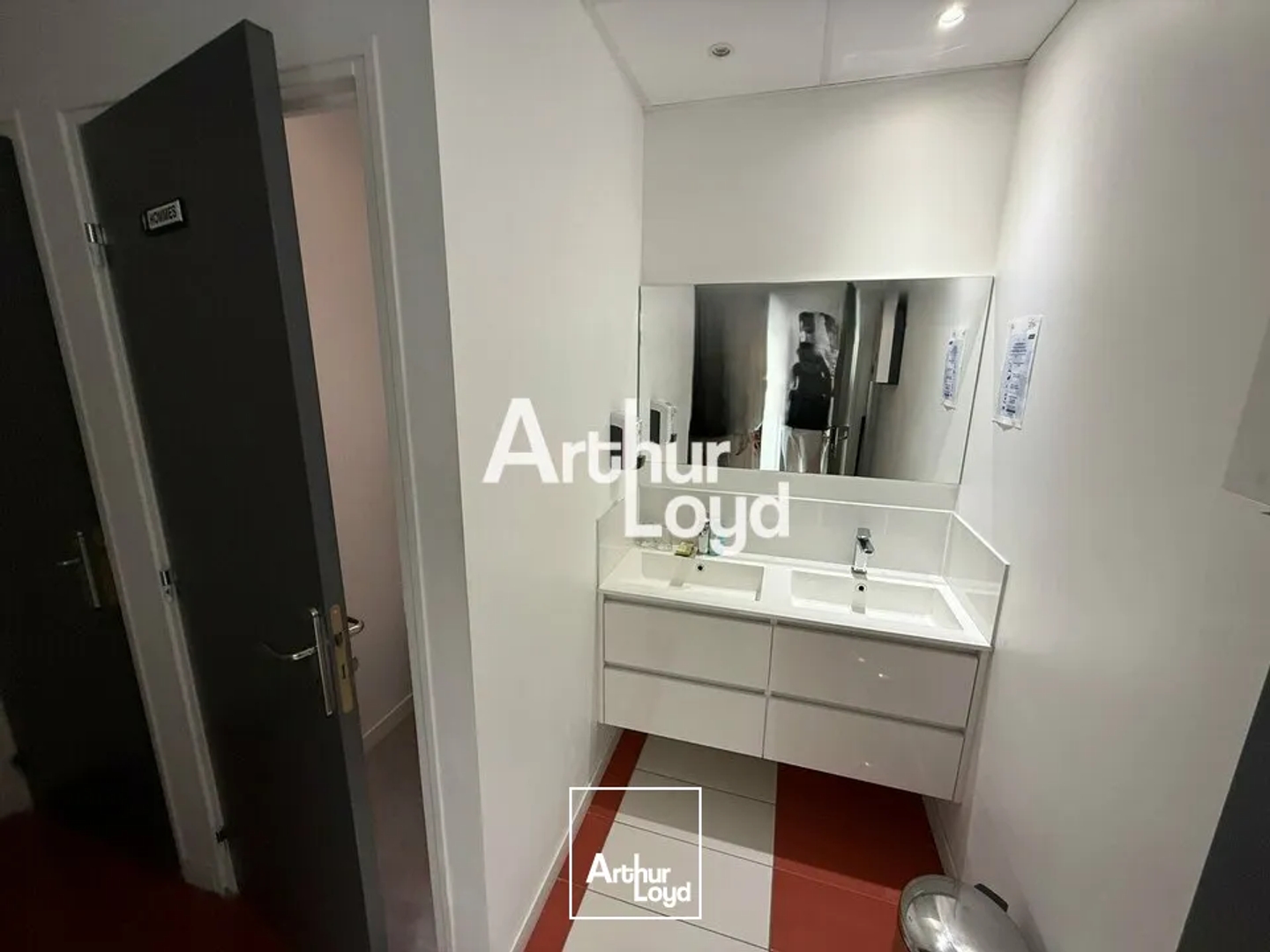 Locaux à vendre - 300m2 - Le Muy (83490)