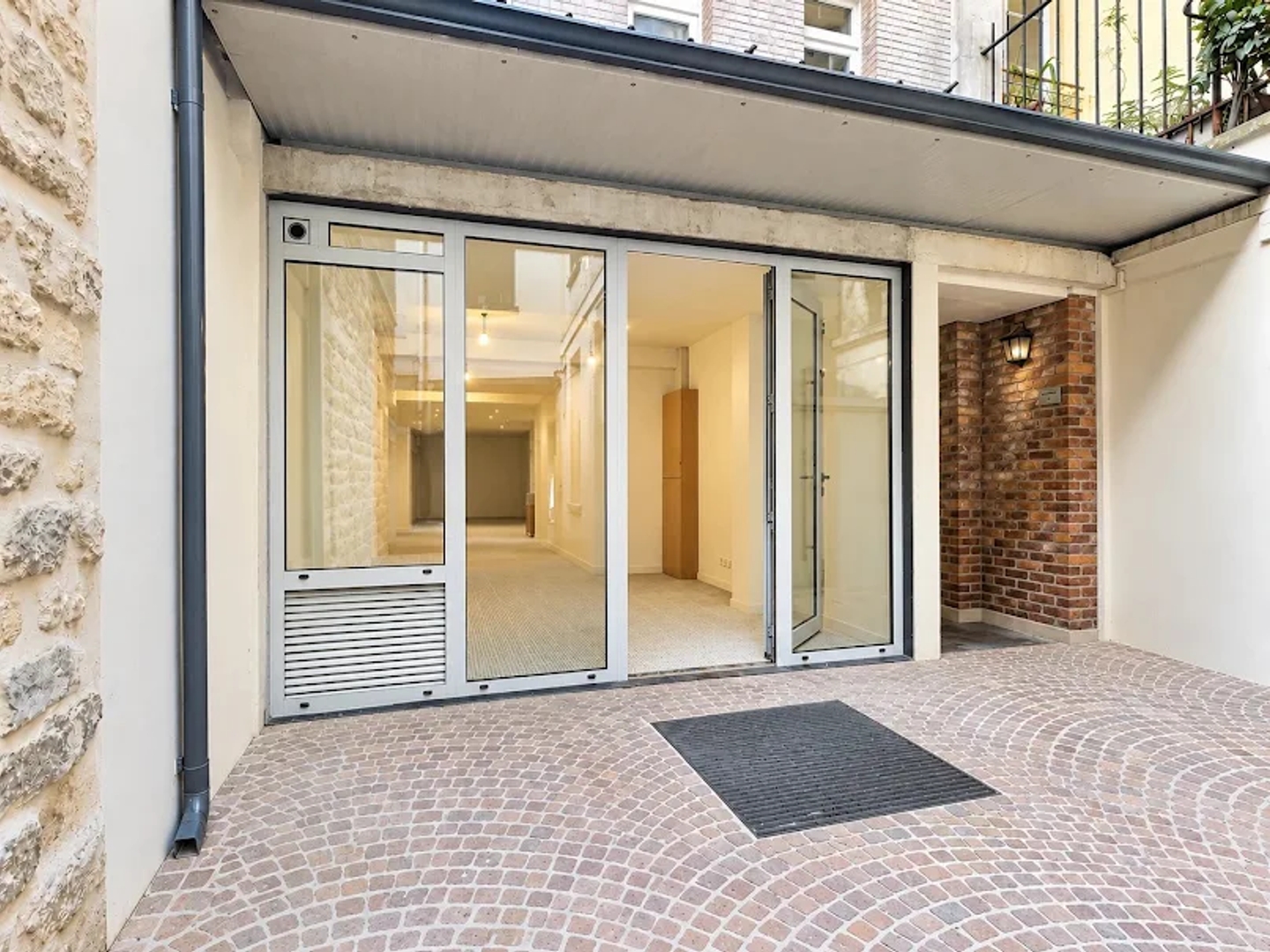 Local 92 m²