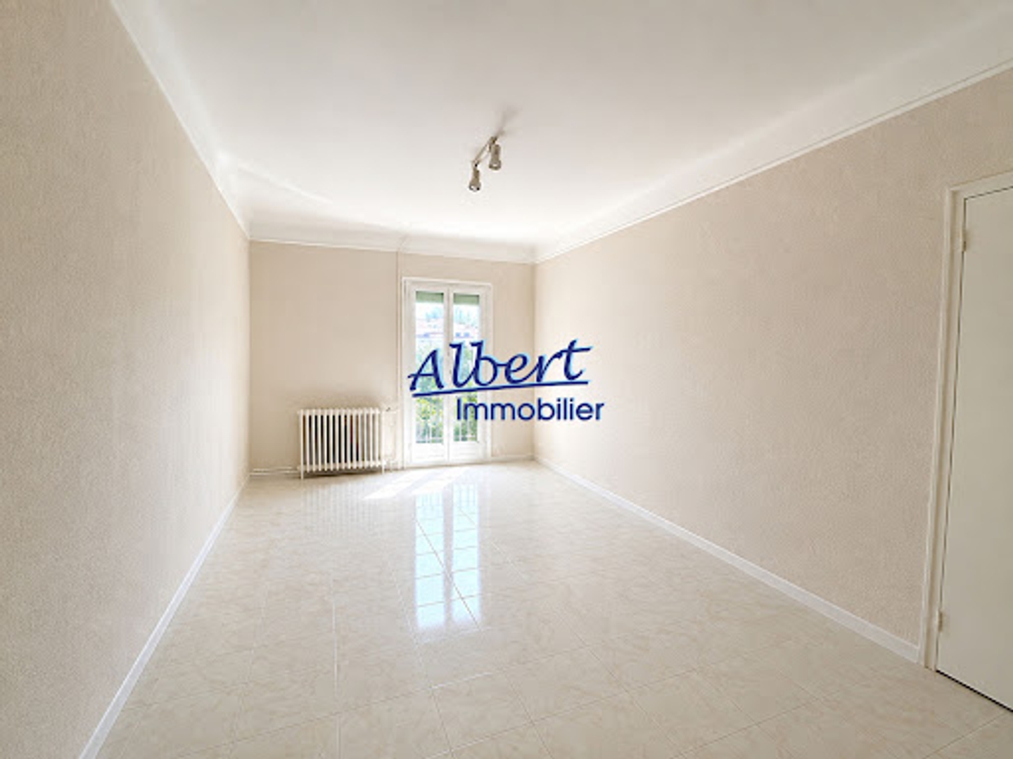 Appartement à vendre - 6 pièces - 138m2 - Six-Fours-Les-Plages (83140)