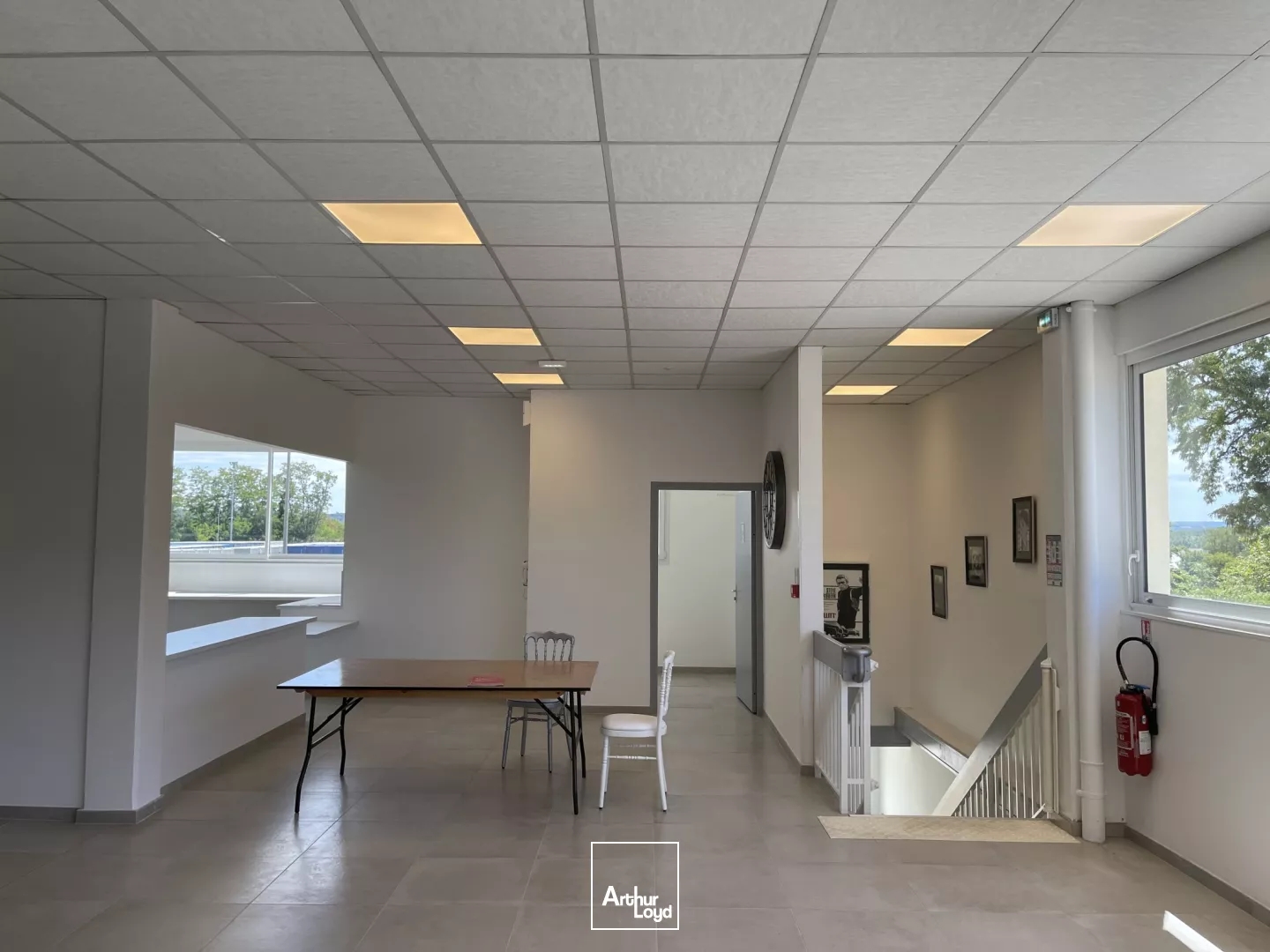 Bureaux à vendre - 1620m2 - Bresles (60510)