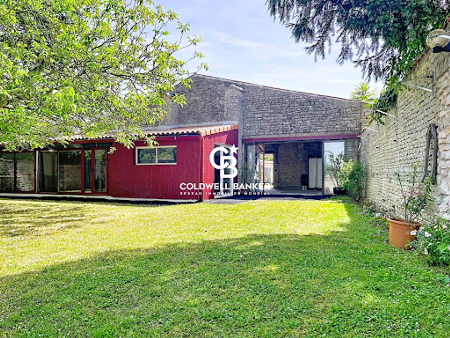 Maison à vendre - 5 pièces - 198m2 - Benon (17170)