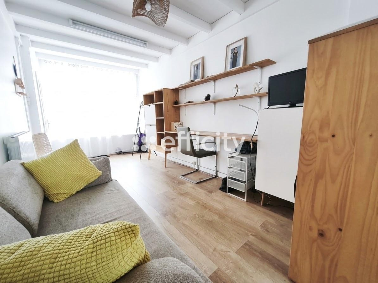 Immeuble à vendre - 75m2 - Lille (59800)