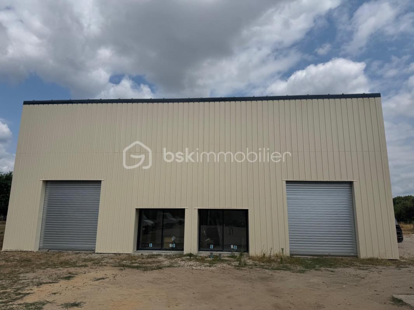 Immeuble à vendre - 900m2 - Montpon-Ménestérol (24700)