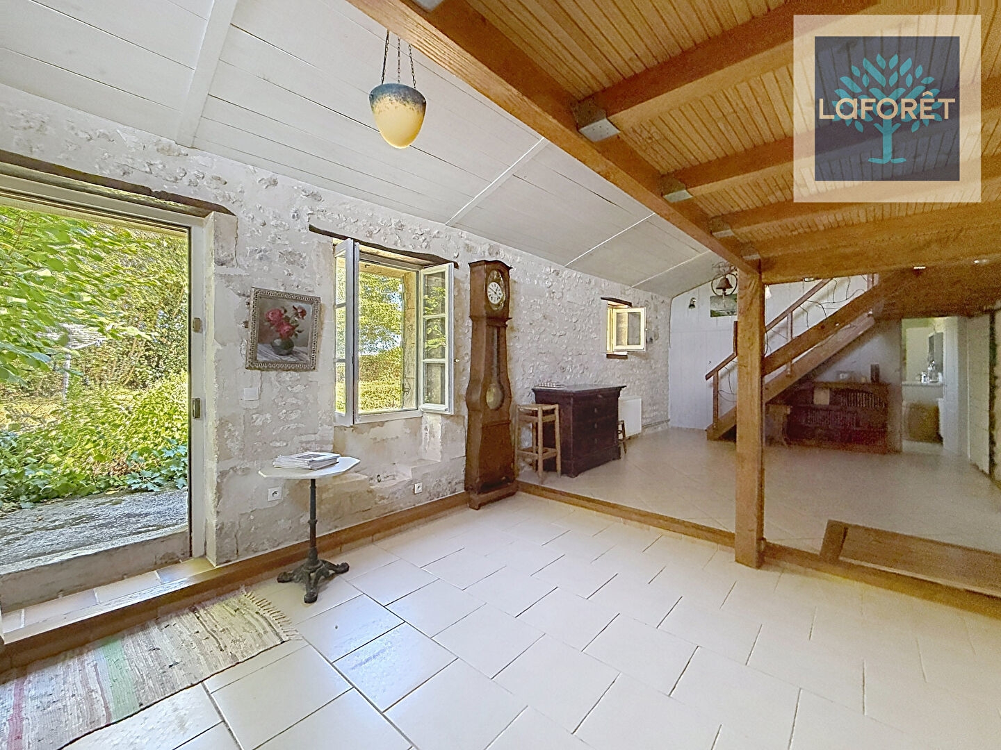 Maison à vendre - 5 pièces - 209m2 - Consac (17150)