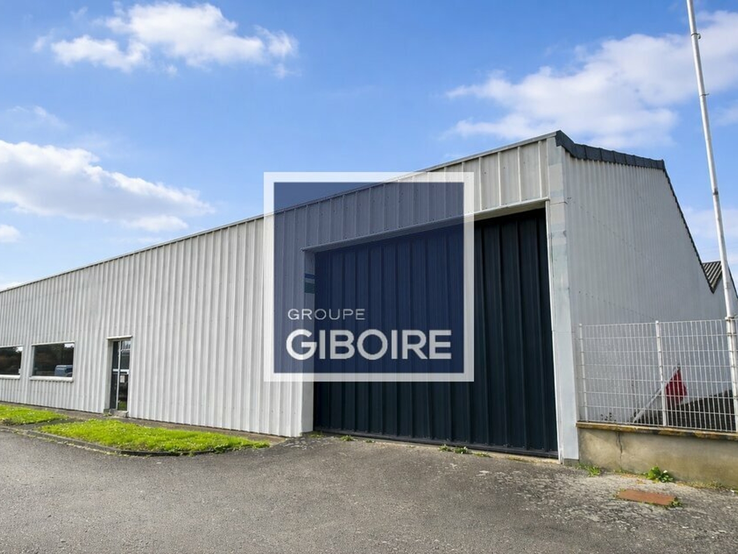 Local industriel 1600 m²