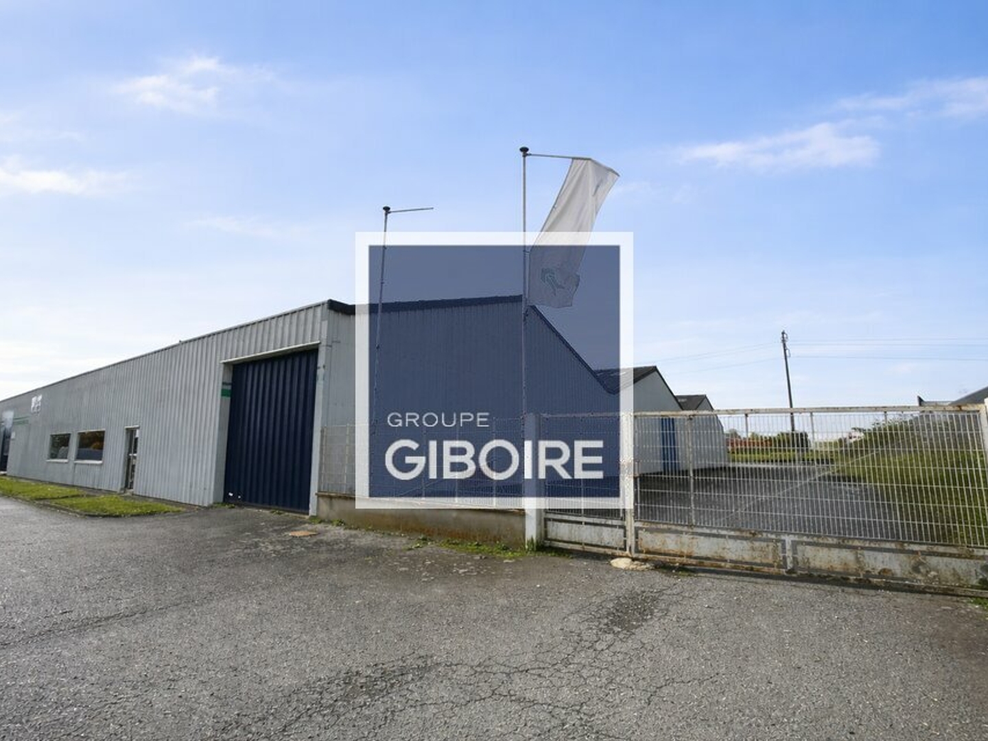Locaux à vendre - 1600m2 - Le Rheu (35650)