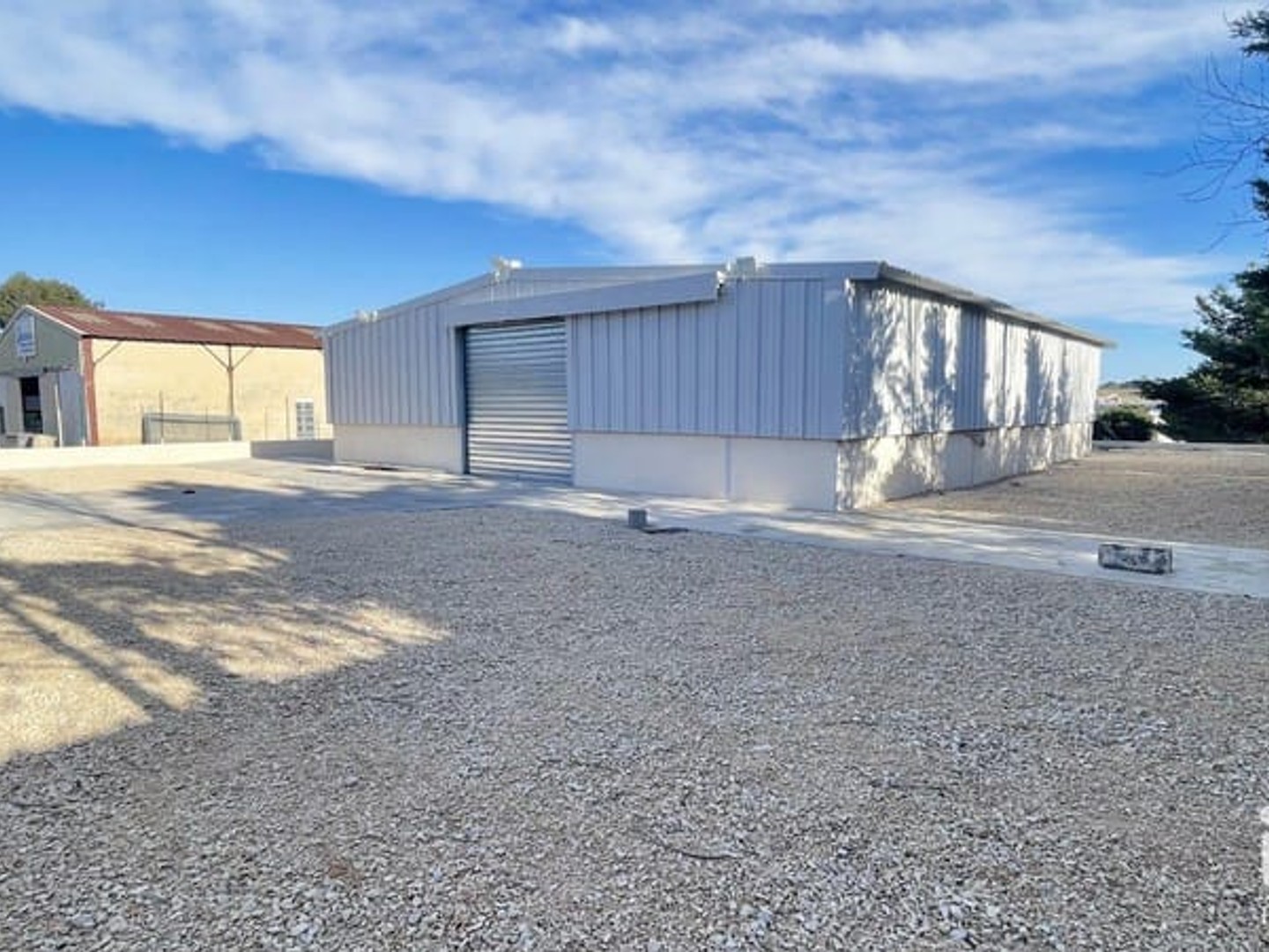 Immeuble commercial 175 m²