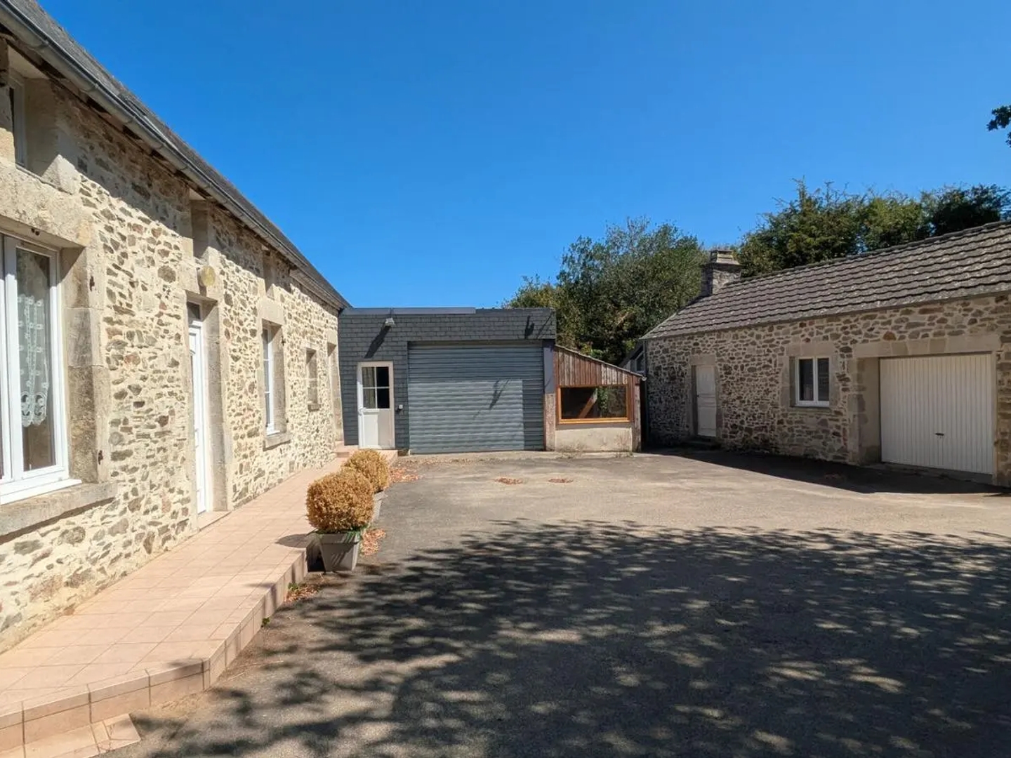 Maison à vendre - 4 pièces - 1522m2 - Teurthéville-Bocage (50630)