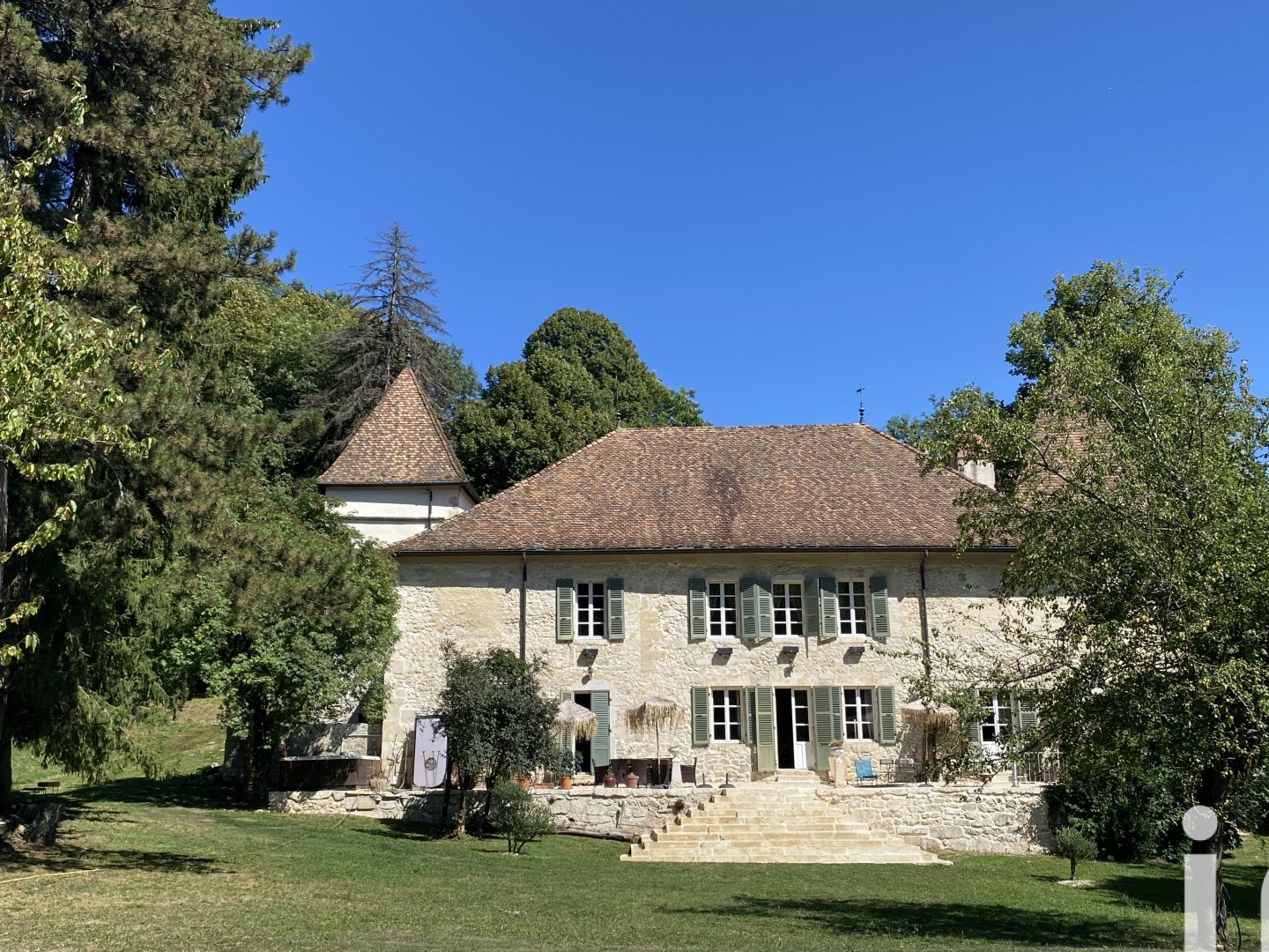 Maison 13 pièces 770 m²