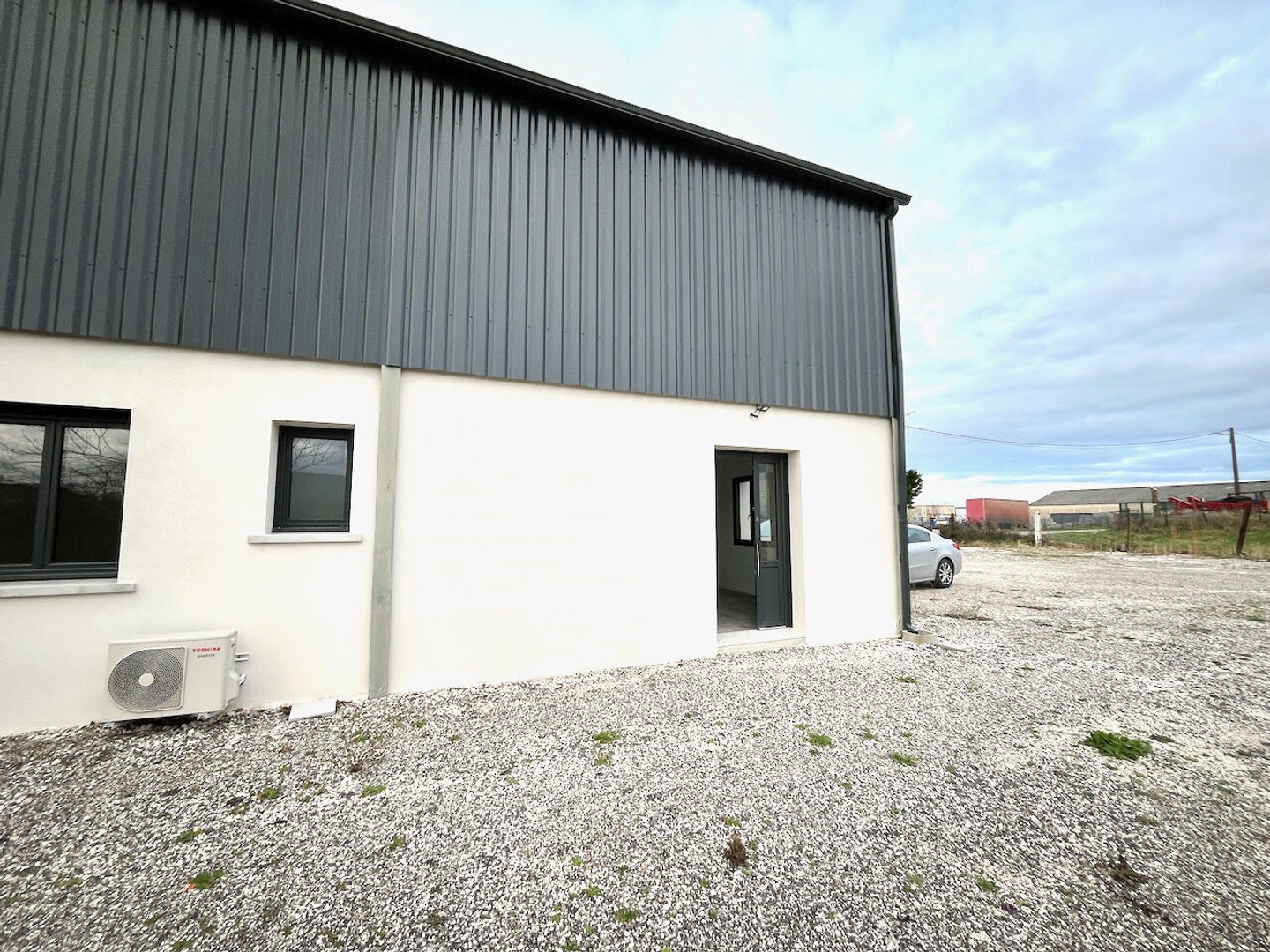 Professional premises in CANCON, close to the N21 with easy a...