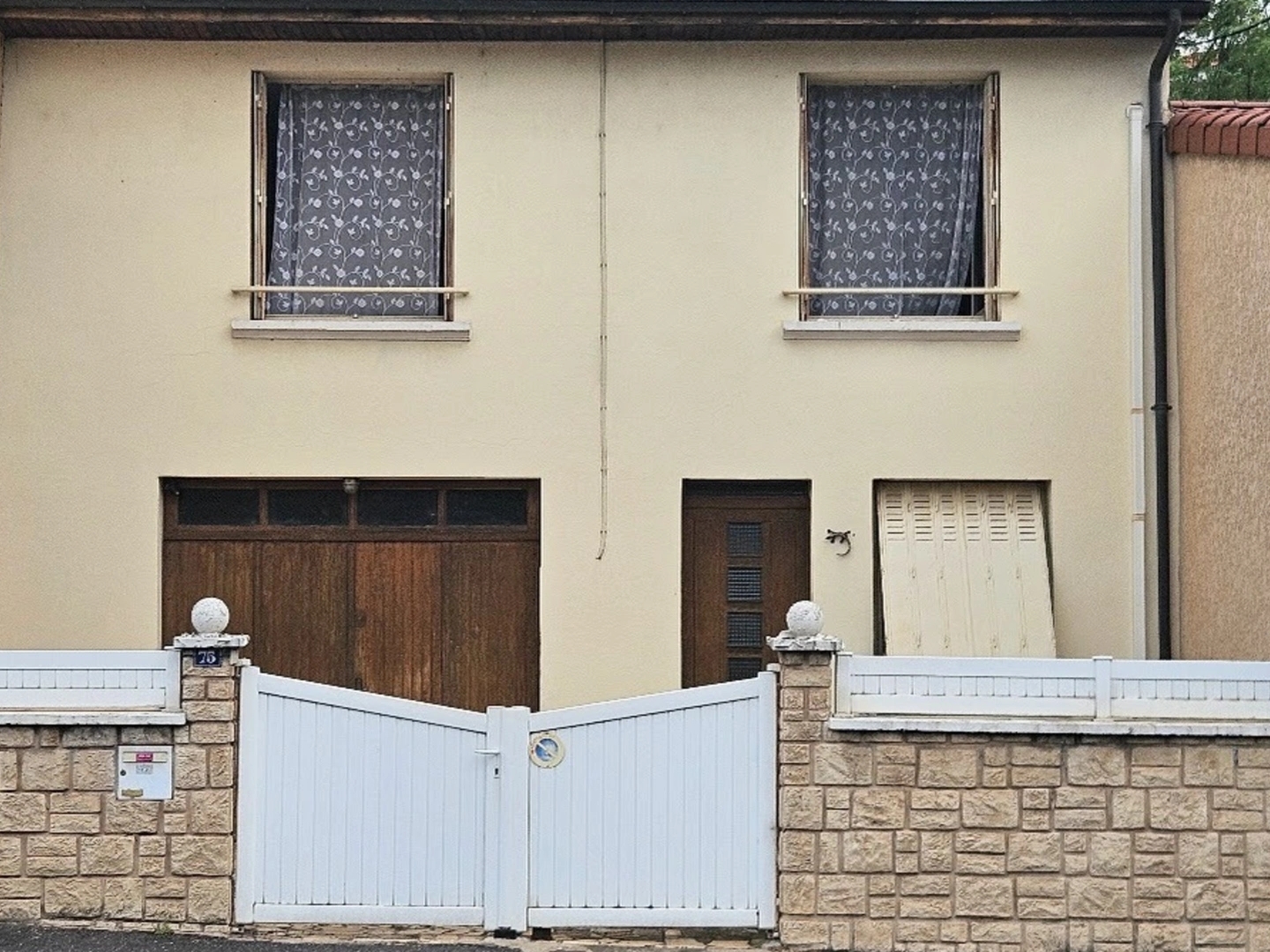 Maison à rénover - 2 chambres - Extérieurs - Garage - Pont-du-Château (63)